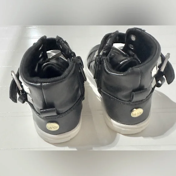 Adorable Baby Studded Hi Top Sneakers by Nicole Miller. Baby Size 6. - Picture 4 of 7